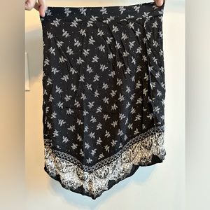 H&M size 4 skirt black floral print